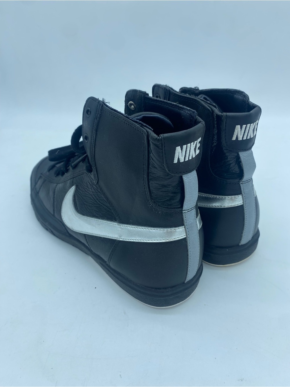 Nike Blazer MID Black & Silver High-Top Sneakers